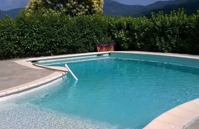 Villa in Garlenda mit Pool, wenige Kilometer vom Meer von Alassio und vom Golf entfernt