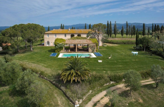 Villa in Gavorrano mit 7 Schlafzimmern 14 Schlafplätzen