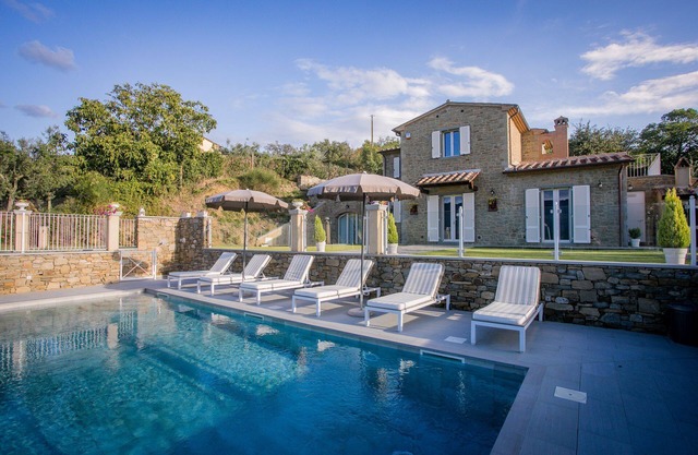 Villa in Il Castagno mit 3 Schlafzimmern 8 Schlafplätzen