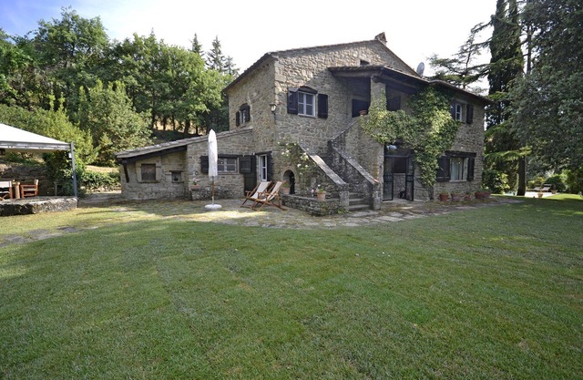 Villa in Il Castagno mit 3 Schlafzimmern 7 Schlafplätzen