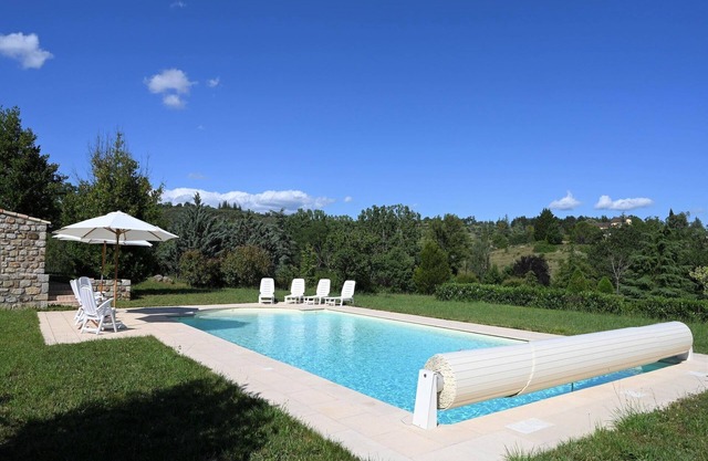 Geräumige Villa in Largentière mit Swimmingpool