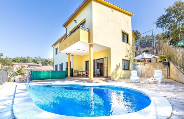 Ruhige mit Pool in der Nähe von Lloret