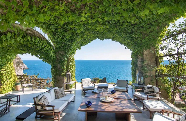 Villa in Maiori mit 6 Schlafzimmern 12 Schlafplätzen