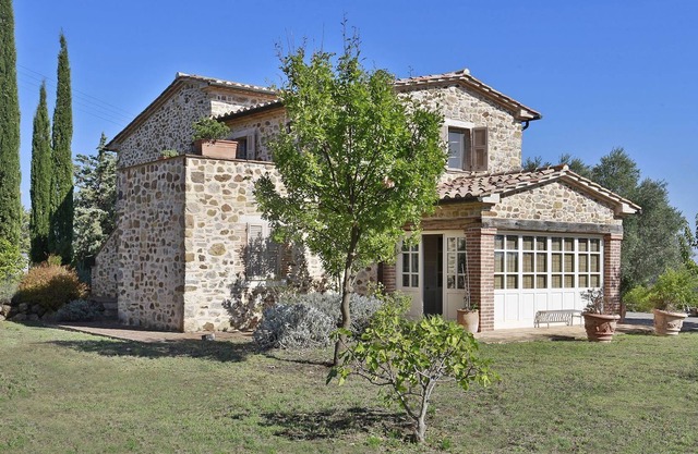 Villa in Manciano with 4 bedrooms sleeps 7