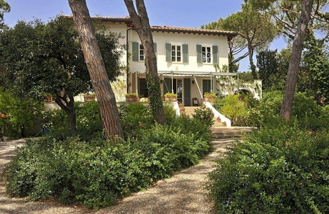 Villa in Marina Di Bibbona mit 6 Schlafzimmern 12 Schlafplätzen