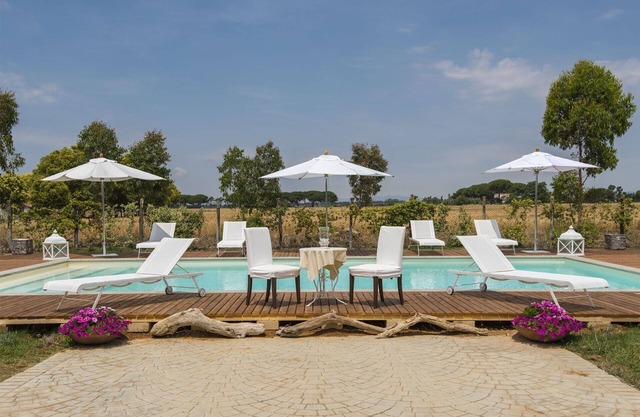 Villa in Marina Velca mit 11 Schlafzimmern 24 Schlafplätzen