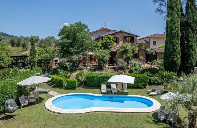 Villa in Massa E Cozzile with 1 bedrooms sleeps 4