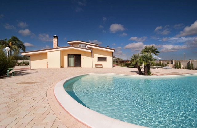 Villa in Melissano mit 4 Schlafzimmern 12 Schlafplätzen