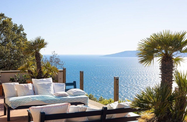 Villa in Monte Argentario with 5 bedrooms sleeps 10