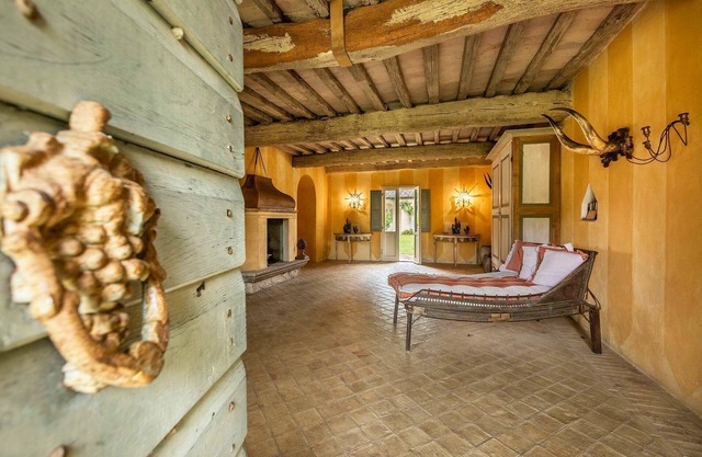 Villa in Montalcino mit 8 Schlafzimmern 16 Schlafplätzen