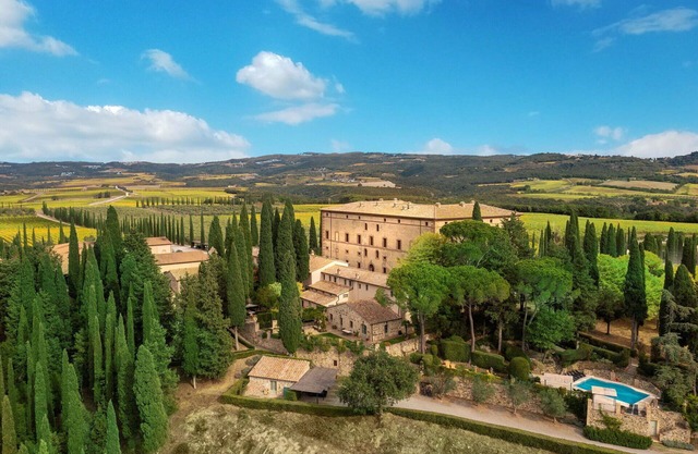 Villa in Montalcino mit 11 Schlafzimmern 22 Schlafplätzen