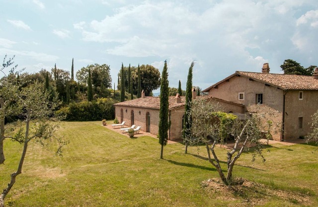 Villa in Montalcino mit 6 Schlafzimmern 12 Schlafplätzen