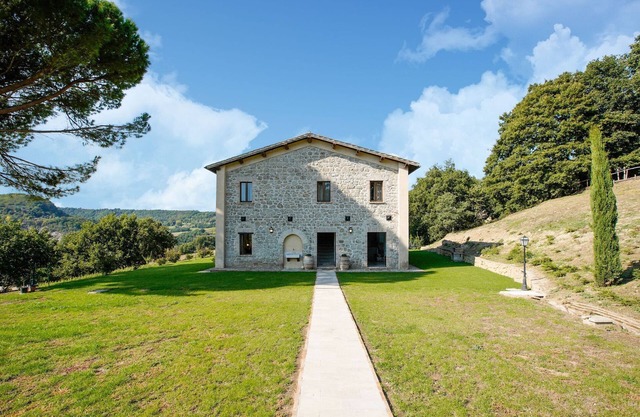 Vintage-Villa in Sermugnano mit Infinity Pool