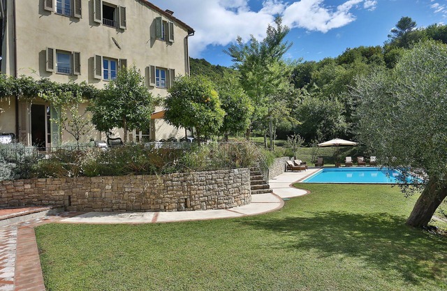 Villa in Piazzano mit 6 Schlafzimmern 10 Schlafplätzen