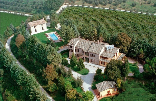 Villa in Ponte Felcino mit 4 Schlafzimmern 14 Schlafplätzen