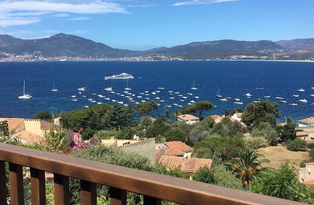 Villa in Porticcio mit Pool und außergewöhnlichem Blick auf den Golf