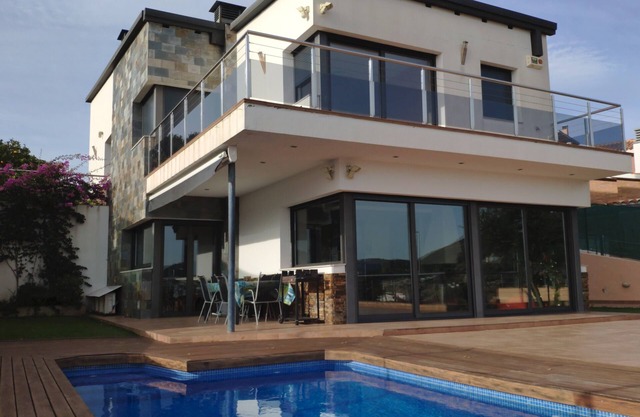 Villa in ruhiger Lage, mit Pool, um Ihren besten Urlaub zu genießen