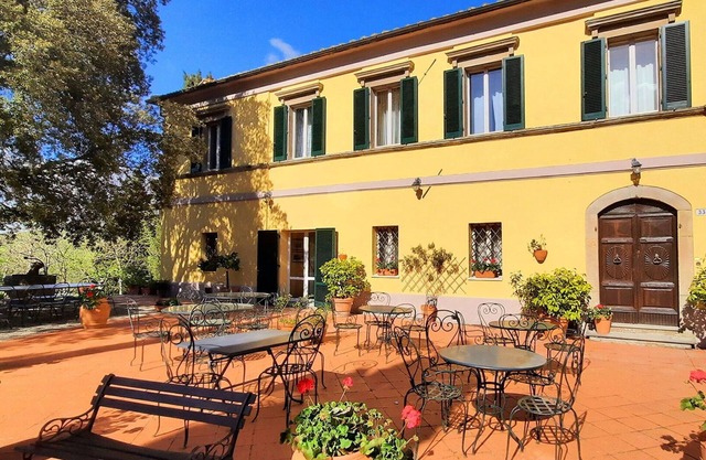 Villa in Radicofani mit 13 Schlafzimmern 28 Schlafplätzen