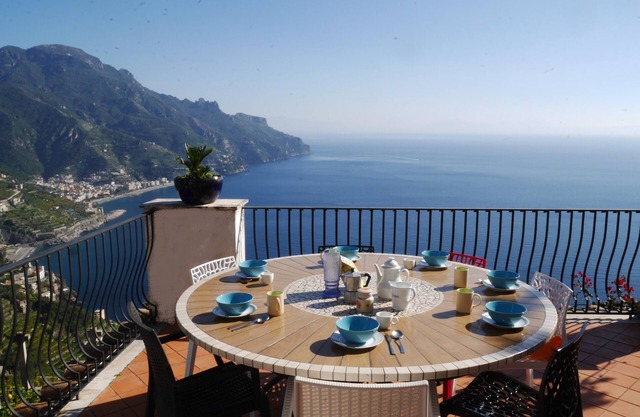Villa in Ravello mit atemberaubendem Meerblick und sicherem Parkplatz - siehe Angebote für Juli / August