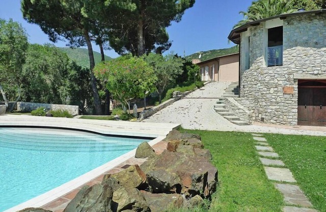 Villa in Rio nell Elba mit Pool