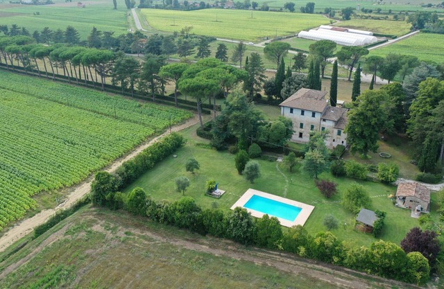 Villa in San Giustino mit 4 Schlafzimmern 8 Schlafplätzen