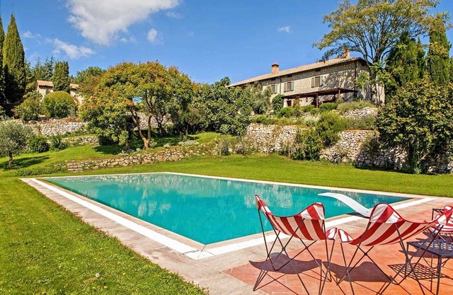 Villa in Sarteano mit 6 Schlafzimmern 12 Schlafplätzen