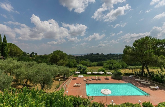 Villa in Siena with Pool and Tuscan Views
