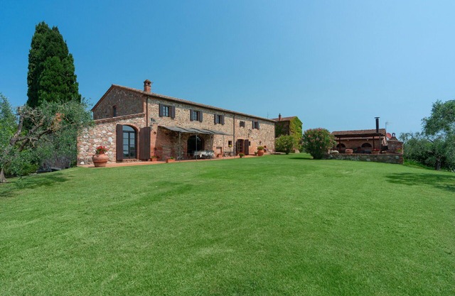 Villa in Sinalunga mit 6 Schlafzimmern 16 Schlafplätzen