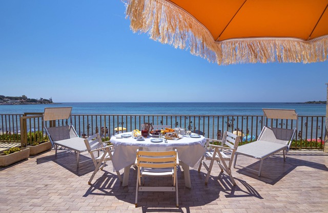Villa auf dem Land Zugang zum Meer, aus dem Inneren der Villa