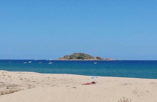 Villa auf dem Land, nur 800 Meter vom Strand Rosen