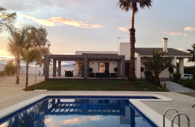 Villa auf dem Land für 8 Personen mit privatem Pool in der Nähe des Meeres
