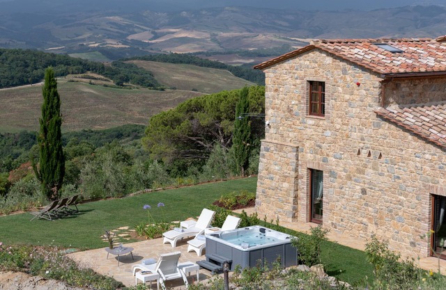 Villa im Val D'orcia mit Panorama-Whirlpool