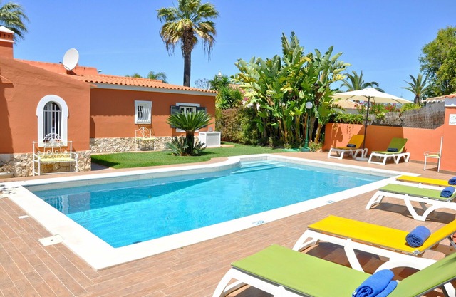 Villa in einer ruhigen Gegend mit privatem Pool in der Nähe der Golfplätze und des Yachthafens