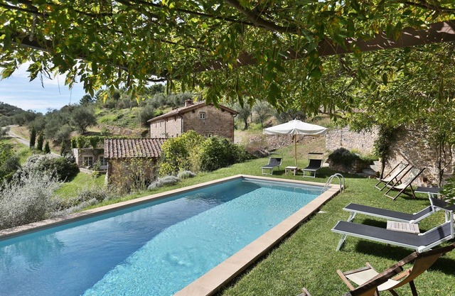 Villa in Vorno mit 5 Schlafzimmern 11 Schlafplätzen