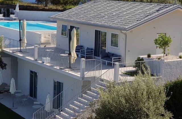 Villa Infinity ∞ Rooms in a villa with panoramic infinity pool and whirlpool
