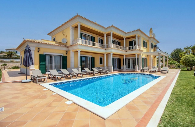 Villa Iris | 5 Bedrooms | Premium | Galé