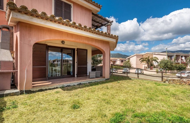 Villa Isabel mit WLAN, Klimaanlage, Terrasse und Garten