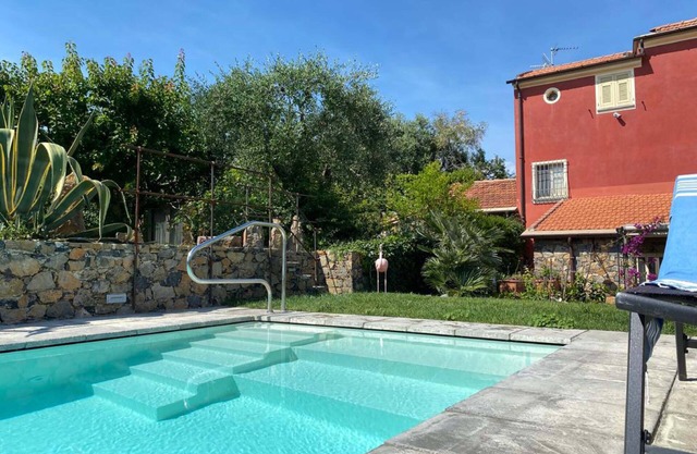 Villa Isabella 8 Pax, Private pool, Private Chef, 1 km only from the free beach