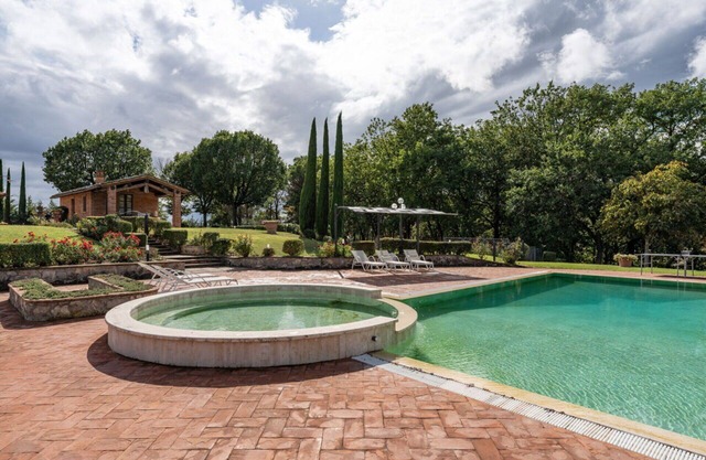 Villa in Castroncello mit 6 Schlafzimmern 12 Schlafplätzen