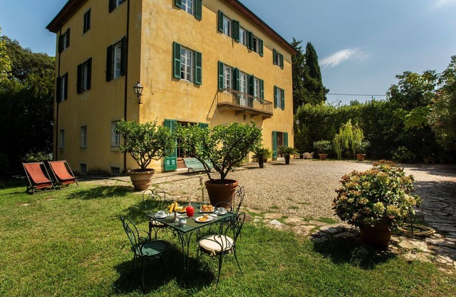 Villa Pedone - Historisches Haus mit privatem Pool zur Ferienvermietung in den Hügeln von Lucca...