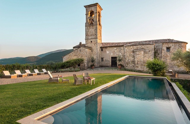Villa in San Giovanni Del Pantano mit 10 Schlafzimmern 20 Schlafplätzen