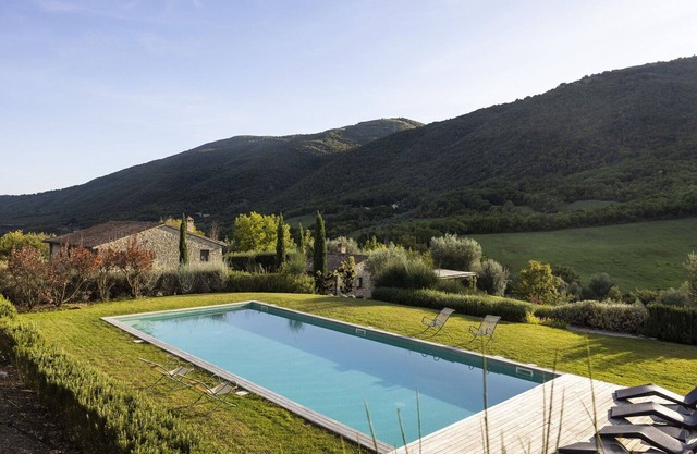 Villa in San Giovanni Del Pantano mit 6 Schlafzimmern 12 Schlafplätzen