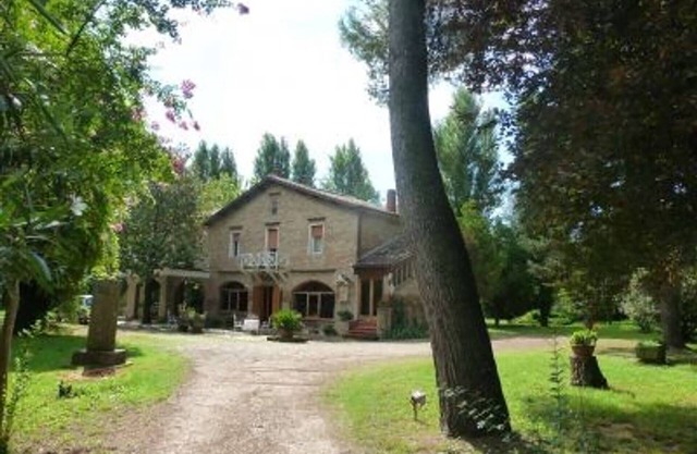 Villa Tirotti - Prächtige Villa aus den 1940er Jahren, umgeben von viel Grün