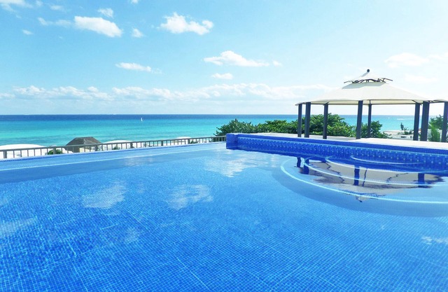 Villa Izcalli by PRP