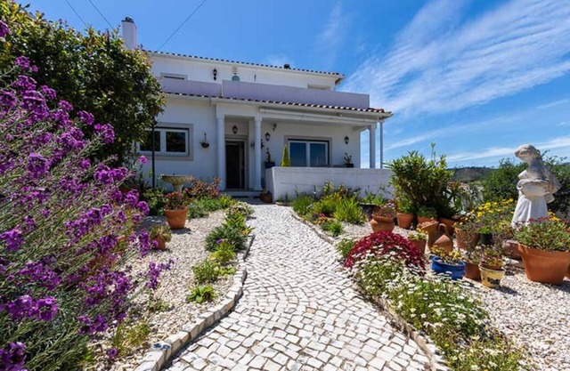 Villa Brigitte für 10 Personen in Olho Marinho