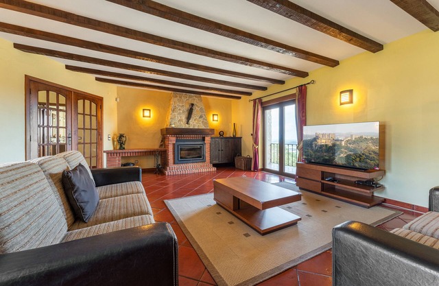 Villa Junceira: luxury hideaway near the Castle