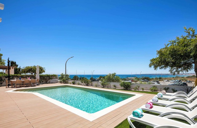 Villa Kelly - 4 Schlafzimmer, herrlichem Meerblick, zu Fuß zu Restaurants und Supermarkt
