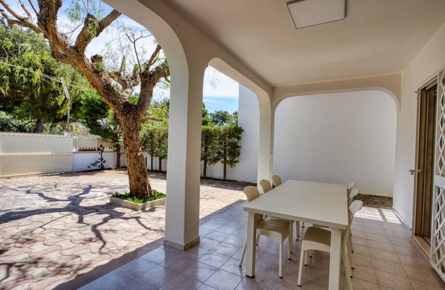 Villa Kelly, 200 meters from the sandy beach