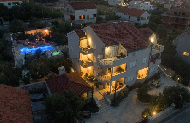 Villa Kos Murter für 18-22 Personen