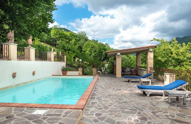 Villa "L'Incompiuta" mit Bergblick, Gemeinschaftspool und WLAN